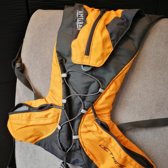 CAMELBAK backpack + UNDER ARMOUR duffle gym bag - Picture 6 of 6